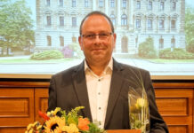 ZFC-Präsident Hubert Wolf ist kürzlich für seine langjährige ehrenamtliche Tätigkeit mit der Goldenen Ehrennadel des Landkreises Altenburger Land ausgezeichnet worden.