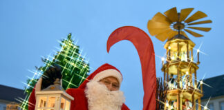 Kerstin Höhne ist in Wurzen seit Jahrzehnten als Weihnachtsfrau unterwegs. Foto: Frank Schmidt