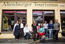 Freut sich über mehr Besucher: das Team der Reiseagentur Altenburger Tourismus. Foto: Altenburger Tourismus GmbH
