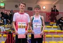 Aaron Fischer (l.) ist bei den Thüringer Hallenlandesmeisterschaften in Erfurt Landesmeister geworden. Foto: SV Lerchenberg