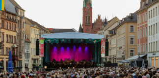 Beim Classic-Open-Air auf dem Altenburger Markt spielte das Philharmonische Orchester Altenburg Gera im Vorjahr „Hollywood Sounds – Die größten Filmmusik-Hits“ Foto: Mario Jahn