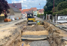 In der Grimmaer Goethestraße werden unter anderem die Trinkwasserleitungen erneuert. Foto: Veolia