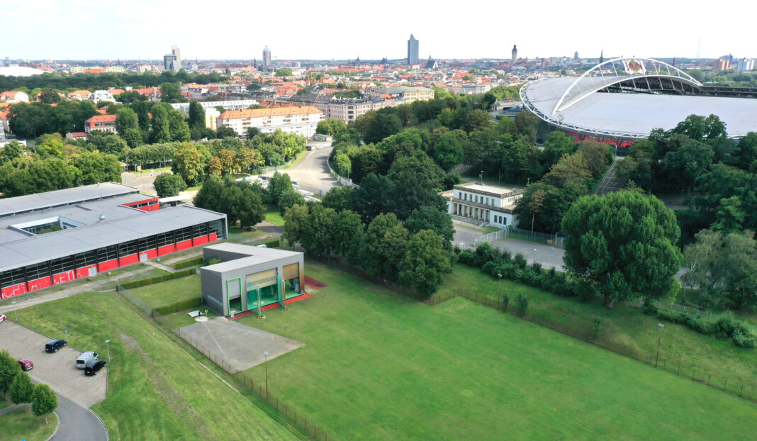 Dieses (sportliche) Areal soll schicker werden – und damit internationalen Ansprüchen genügen: Da- für wollen sich Stadt Leipzig und der Freistaat Sachsen stark machen. Foto: André Kempner