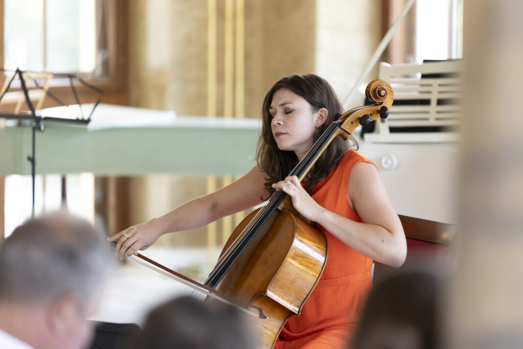 Anna Herrmann bewies ihr Können auf dem Violoncello. Foto: Ronny Ristok