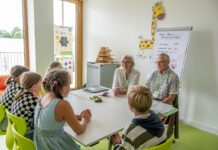 Streitschlichterinnen und -schlichter für Grundschulen gesucht: Der Landesverband Sachsen von Seniorpartner in School bietet dafür eine Ausbildung an. Foto: argum / Falk Heller